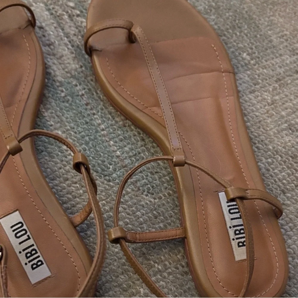 Bibi Lou Toe Loop Flats Size EU 37 US 6-6.5 - Picture 2 of 3